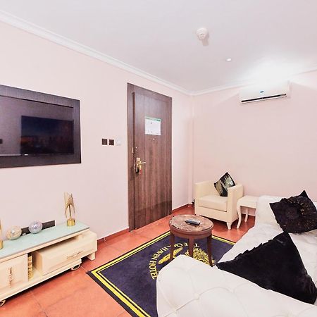 Oak Haven Hotel & Suites Порт Харкорт Екстериор снимка