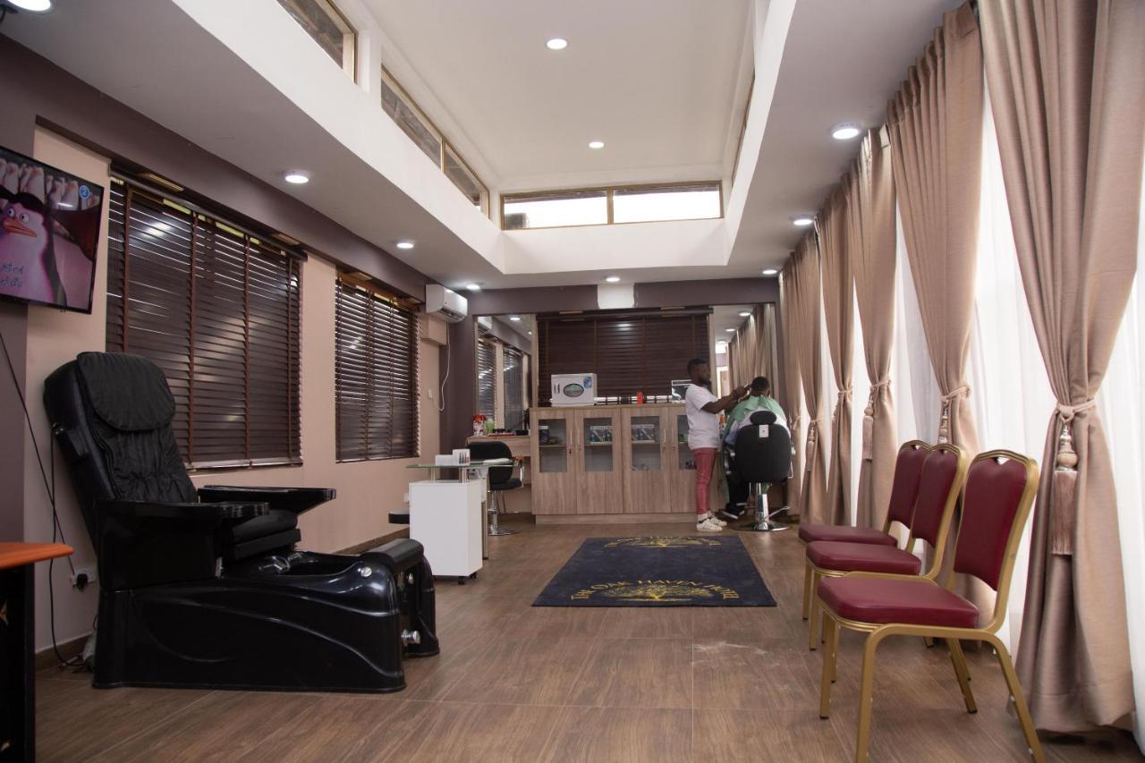 Oak Haven Hotel & Suites Порт Харкорт Екстериор снимка
