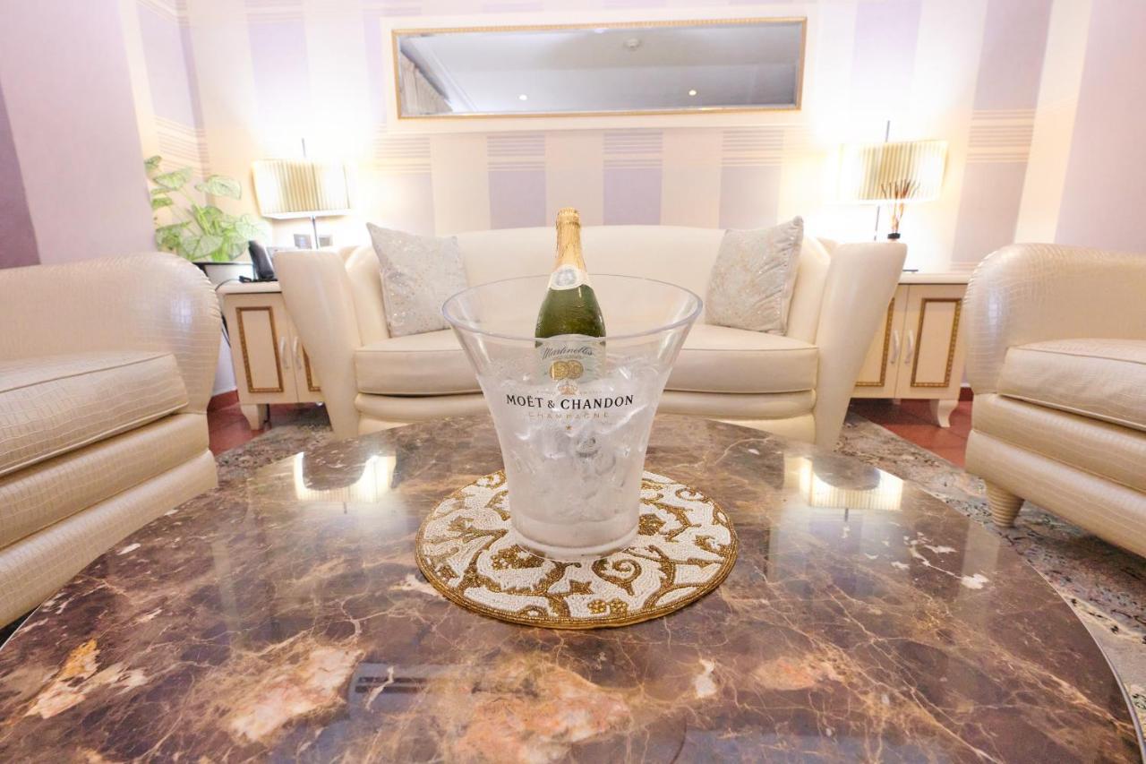 Oak Haven Hotel & Suites Порт Харкорт Екстериор снимка