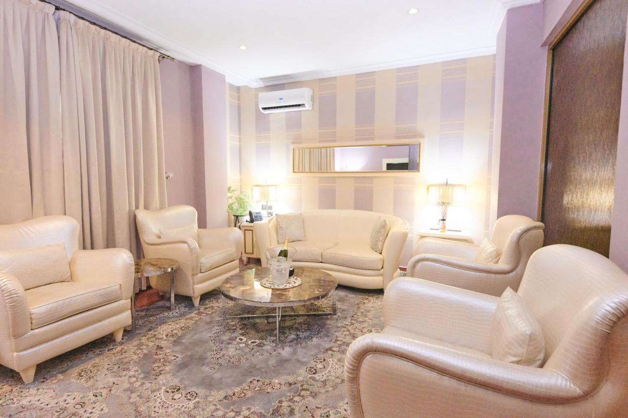Oak Haven Hotel & Suites Порт Харкорт Екстериор снимка