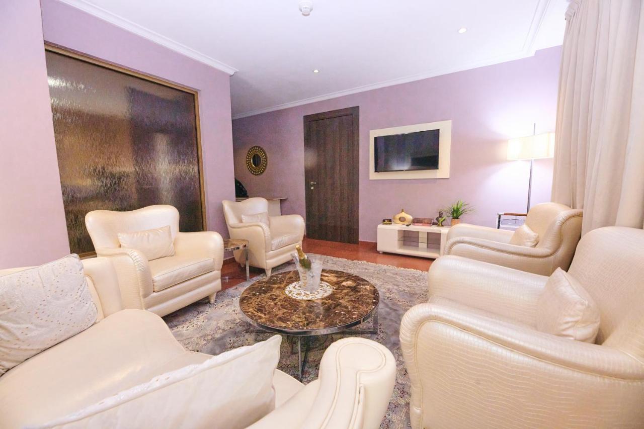 Oak Haven Hotel & Suites Порт Харкорт Екстериор снимка