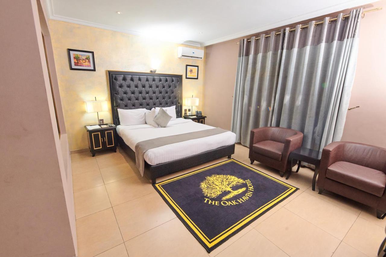 Oak Haven Hotel & Suites Порт Харкорт Екстериор снимка