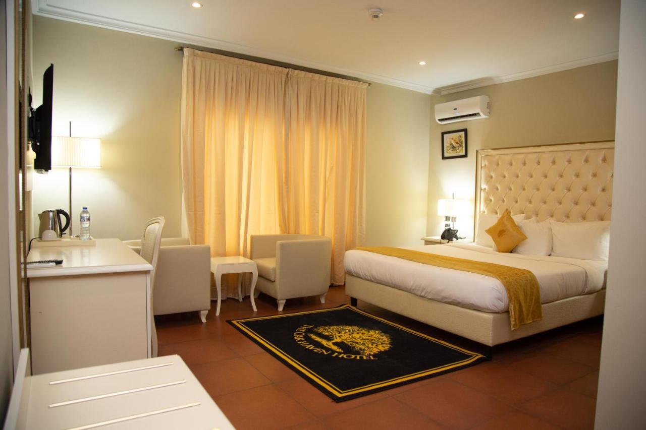Oak Haven Hotel & Suites Порт Харкорт Екстериор снимка