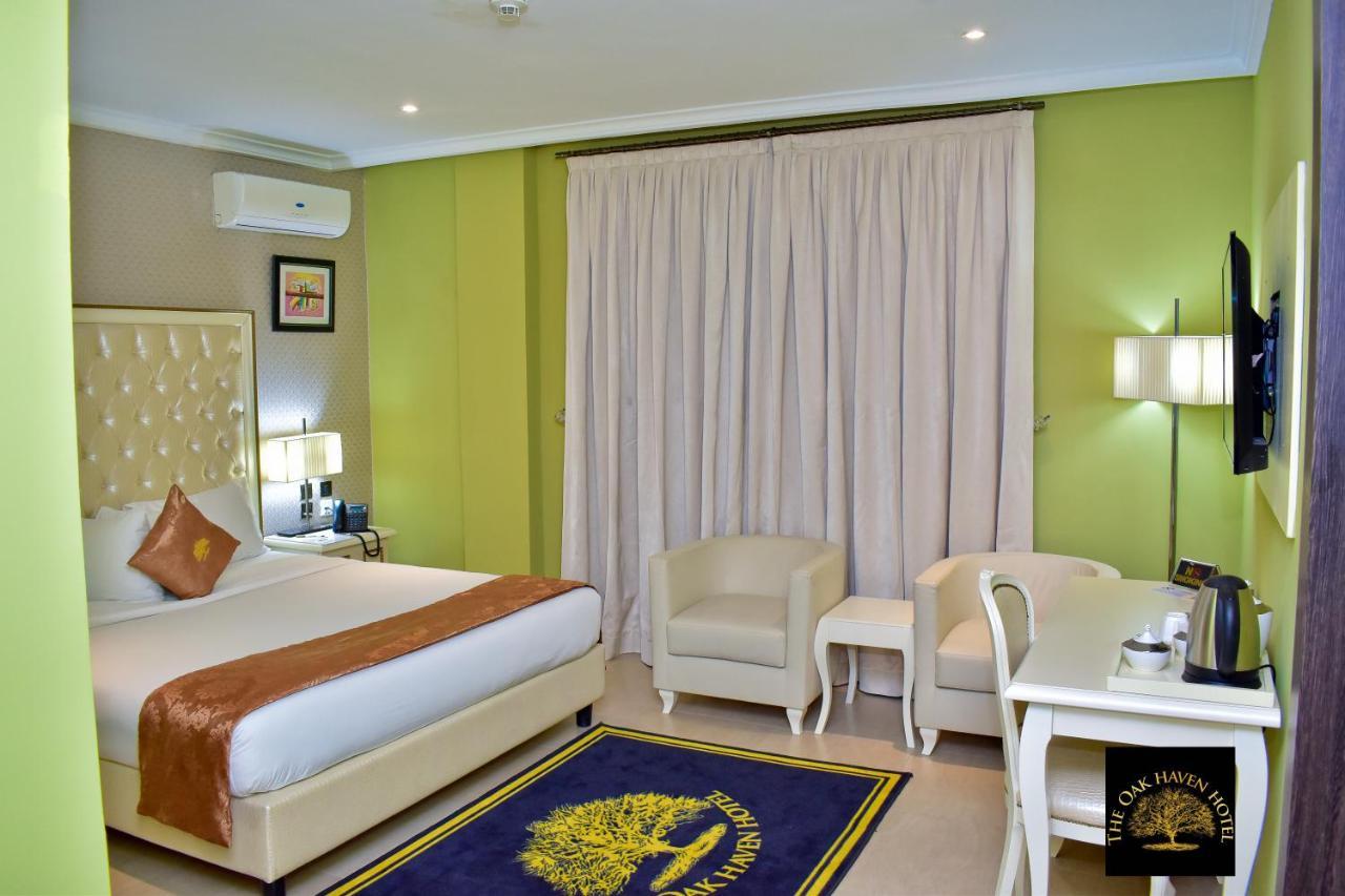 Oak Haven Hotel & Suites Порт Харкорт Екстериор снимка