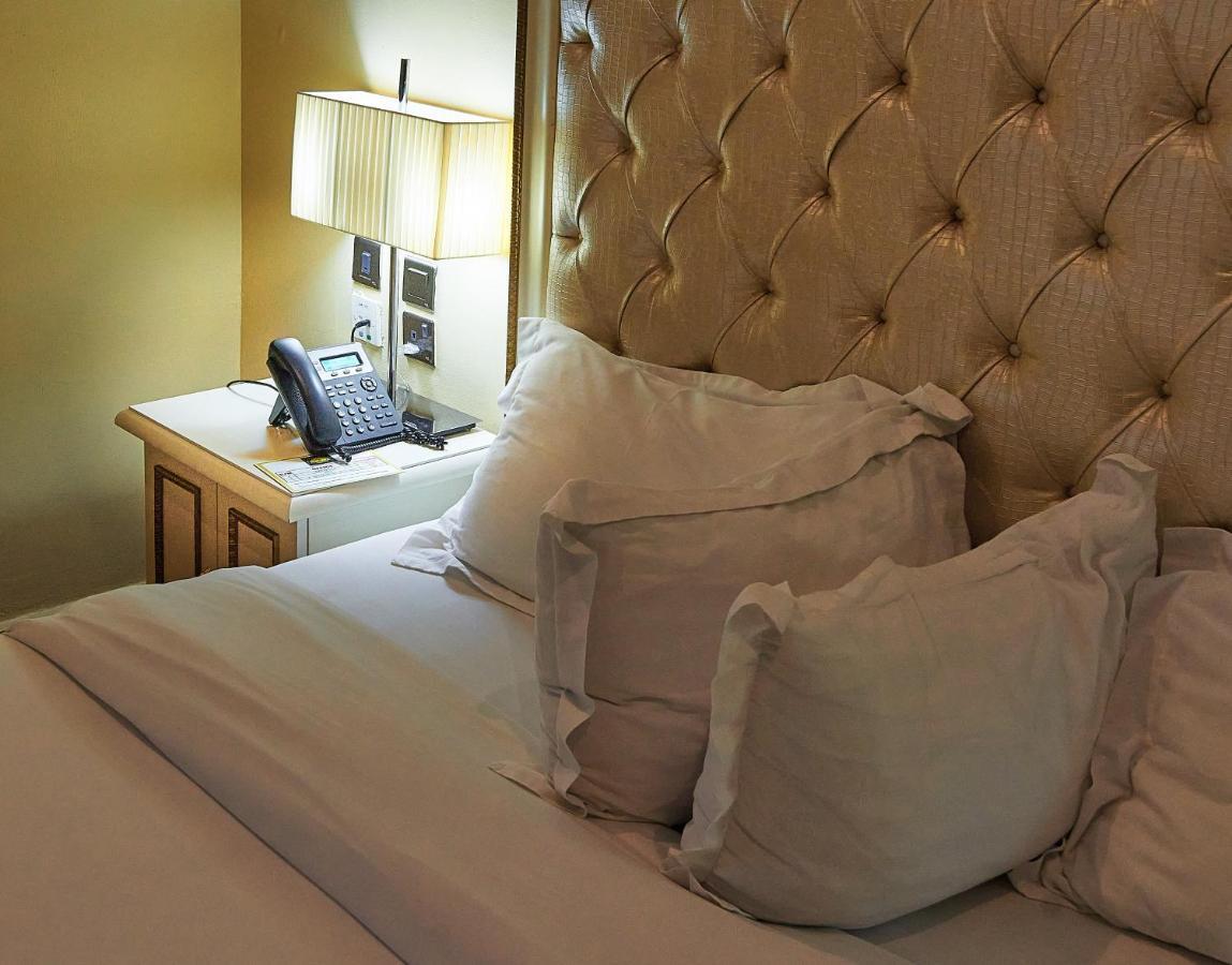 Oak Haven Hotel & Suites Порт Харкорт Екстериор снимка