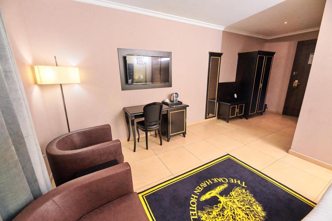 Oak Haven Hotel & Suites Порт Харкорт Екстериор снимка