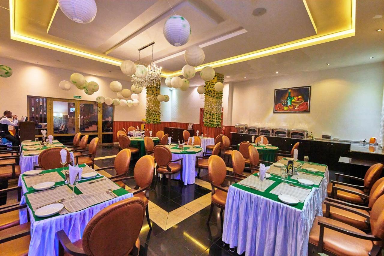 Oak Haven Hotel & Suites Порт Харкорт Екстериор снимка